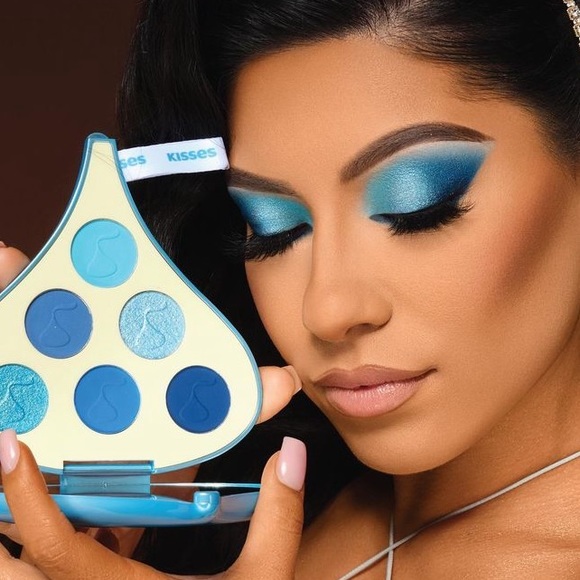 glamlite Makeup Glamlite Hershey Kiss Eyeshadow Palette Cookies Cream Bnib Poshmark